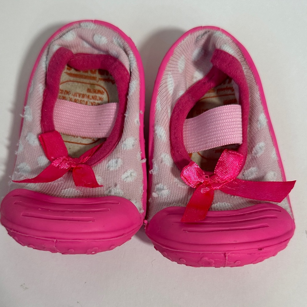 Skidders pink polka dot shoes size large